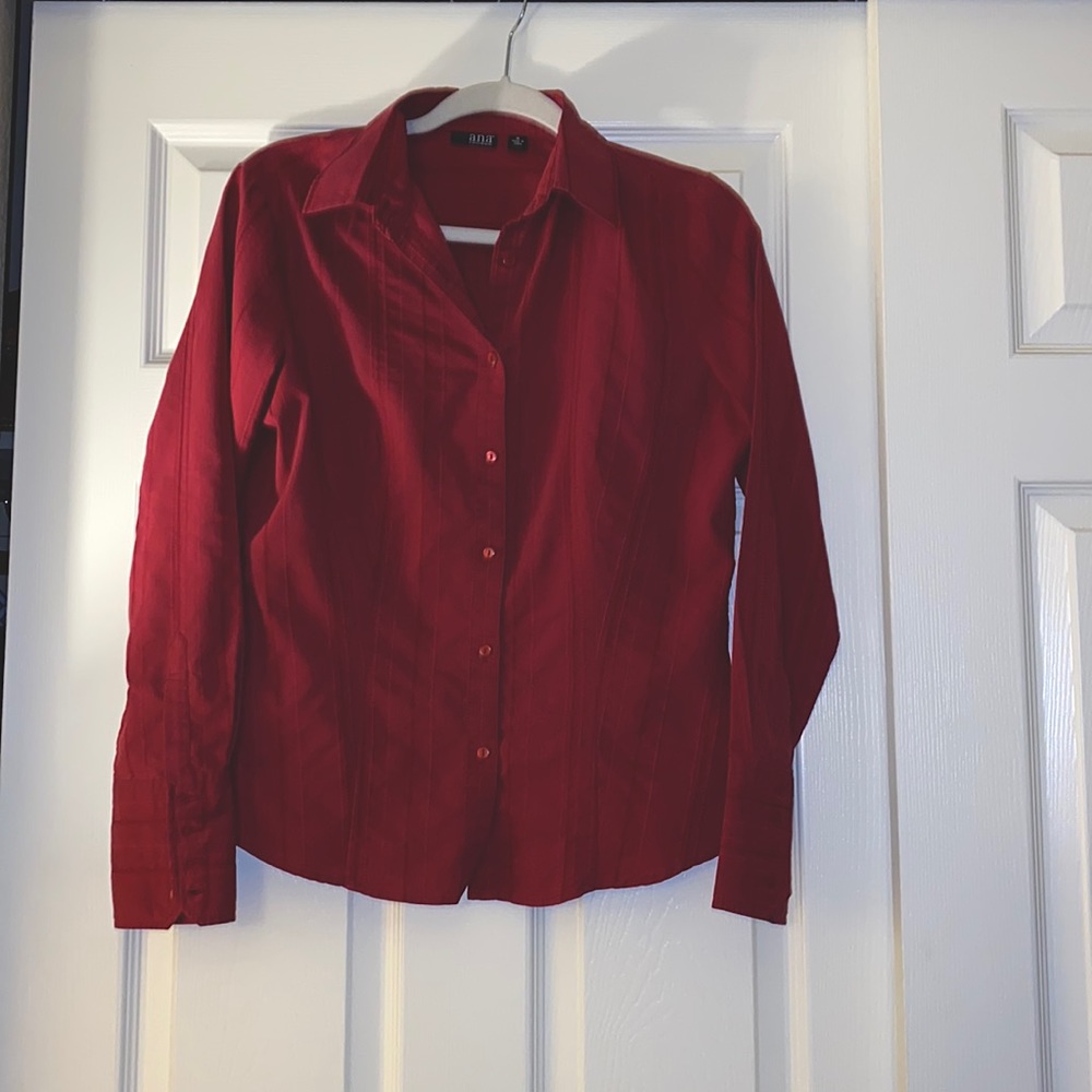 Ladies Fitted Button-up - M